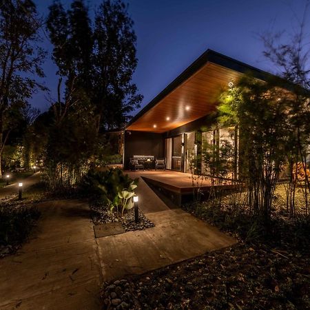 Ananda Cabin - Ezra Viniti Resort Tagaytay City Екстериор снимка
