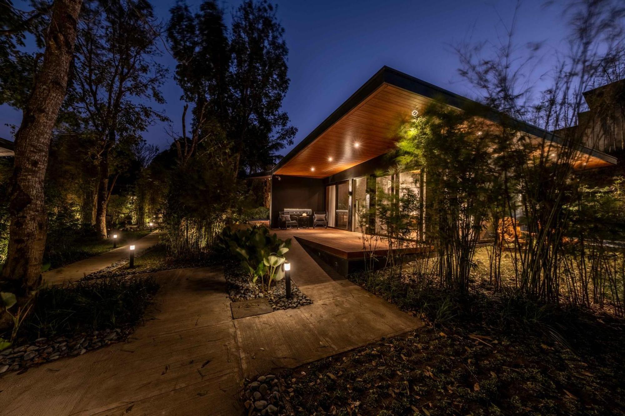 Ananda Cabin - Ezra Viniti Resort Tagaytay City Екстериор снимка